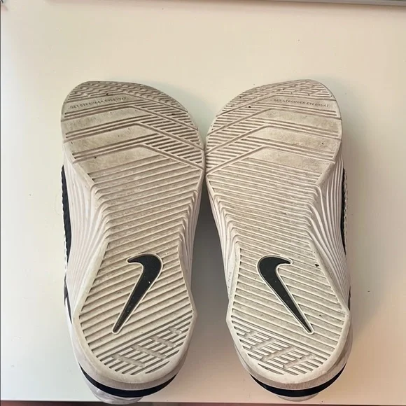 Nike White/ Black Metcon 6 Shoes - Picture 5 of 5